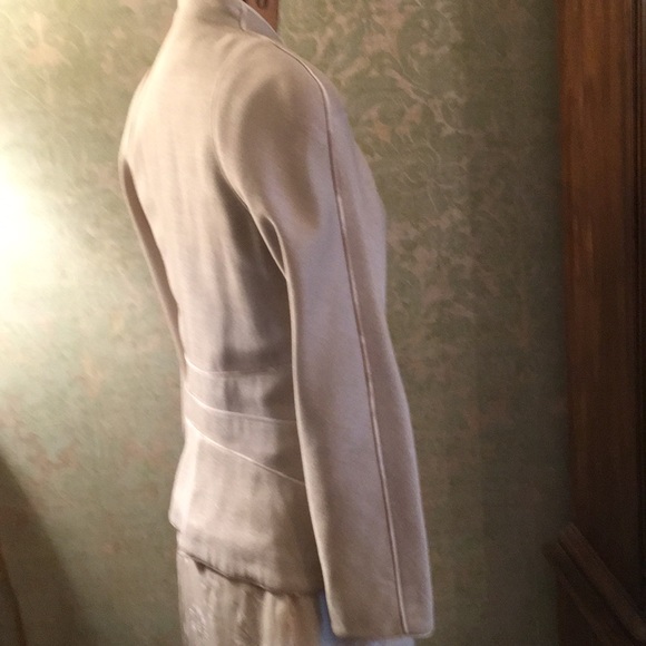 Suit. Escada jacket and silk skirt - Picture 3 of 10